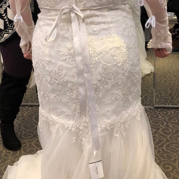 Wedding Dress - Picture 5 of 6